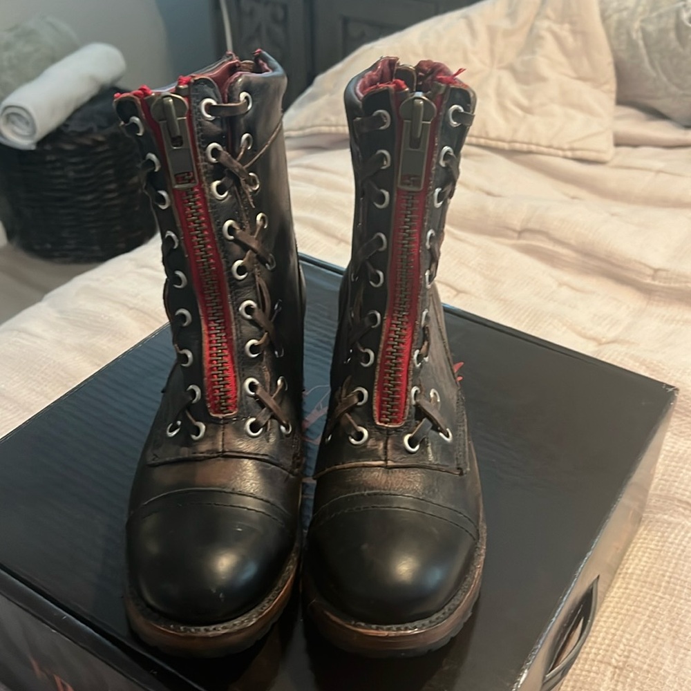 Freebird Liverpool short boots, weathered black, size 8